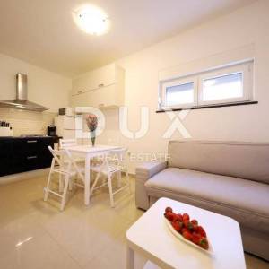 ZADAR, PRIVLAKA - Luksuzna vila s bazenom