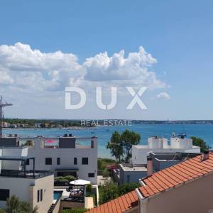 ZADAR, PRIVLAKA - Luksuzni penthouse s bazenom na krovnoj terasi! S6