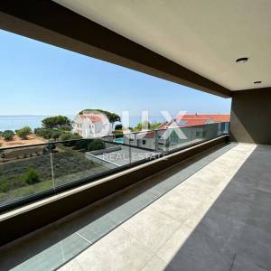 ZADAR, PRIVLAKA - Luksuzni penthouse pokraj mora