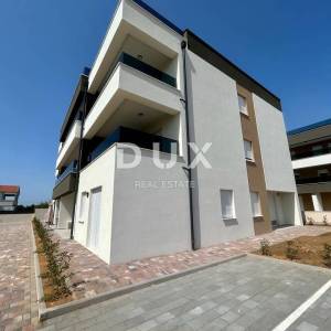ZADAR, PRIVLAKA - Luksuzni penthouse pokraj mora