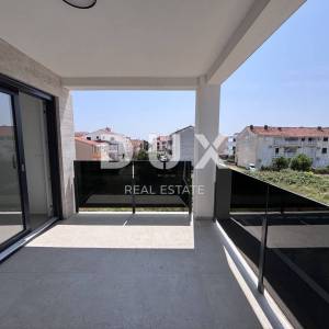 ZADAR, PRIVLAKA - Moderan stan na 130m od mora, S4