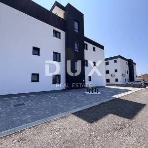 ZADAR, PRIVLAKA - Moderan stan na 130m od mora, S4