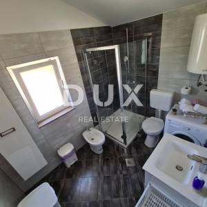 ZADAR, PRIVLAKA - Moderno uređena kuća 40 m od mora
