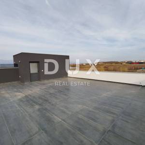 ZADAR, PRIVLAKA - Novogradnja! Vrhunski penthouse samo 140 metara od plaže s neodoljivim pogledom na more! S4