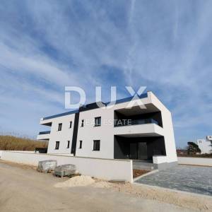 ZADAR, PRIVLAKA - Novogradnja! Vrhunski penthouse samo 140 metara od plaže s neodoljivim pogledom na more! S3