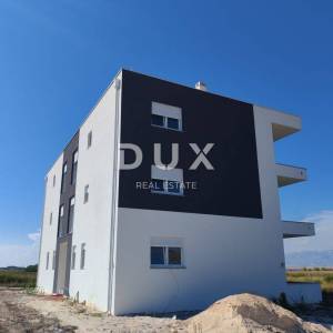 ZADAR, PRIVLAKA - Novogradnja! Prekrasan stan u prizemlju u Sabunikama s vrtom i terasom! SJ2