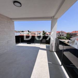 ZADAR, PRIVLAKA - Penthouse na 130m od mora S5