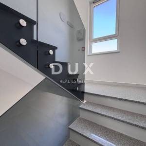 ZADAR, PRIVLAKA - Penthouse na 130m od mora S5