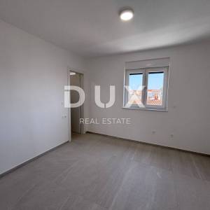 ZADAR, PRIVLAKA - Penthouse na 130m od mora S5