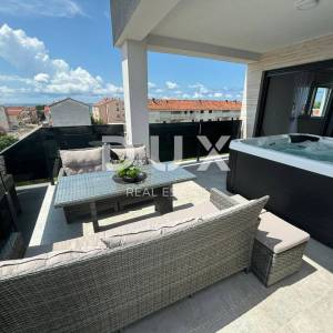 ZADAR, PRIVLAKA - Penthouse na 130m od mora