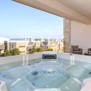 ZADAR, PRIVLAKA - Potpuno namješten troetažni stan 150 metara od mora! Prilika!