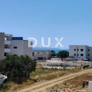 ZADAR, PRIVLAKA - Predivan stan na 1. katu novogradnje 110 metara od mora! S4
