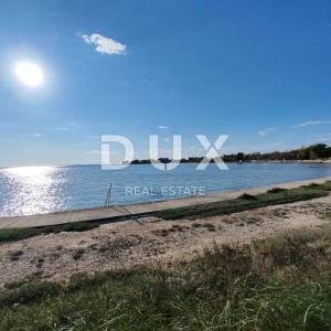 ZADAR, PRIVLAKA - Prilika! Stan u novogradnji 60 metara od plaže s pogledom na more! S1