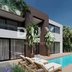 ZADAR, PRIVLAKA - Roh bau vila pokraj mora 