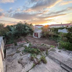 ZADAR, PRIVLAKA - Starina za adaptaciju s prostranom okućnicom