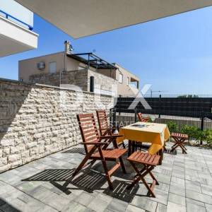 ZADAR, PRIVLAKA - Vaša vila iz snova: pogled na more, jacuzzi na krovu i samo 100 m do plaže ! R5