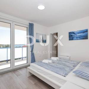 ZADAR, PRIVLAKA - Vaša vila iz snova: pogled na more, jacuzzi na krovu i samo 100 m do plaže ! R4