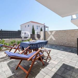 ZADAR, PRIVLAKA - Vaša vila iz snova: pogled na more, jacuzzi na krovu i samo 100 m do plaže ! R4