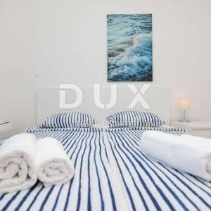ZADAR, PRIVLAKA - Vaša vila iz snova: pogled na more, jacuzzi na krovu i samo 100 m do plaže ! R4
