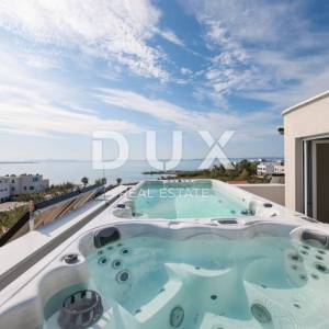 ZADAR, PRIVLAKA - Vaša vila iz snova: pogled na more, jacuzzi na krovu i samo 100 m do plaže! R1