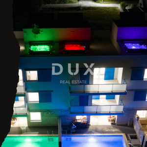 ZADAR, PRIVLAKA - Vila iz snova: bazen, jacuzzi na krovnoj terasi, sauna i predivan pogled na more, 120 m od plaže! 