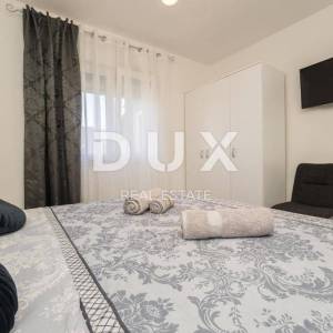 ZADAR, PRIVLAKA - Vila s bazenom 200 metara od mora