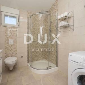 ZADAR, PRIVLAKA - Vila s bazenom 200 metara od mora