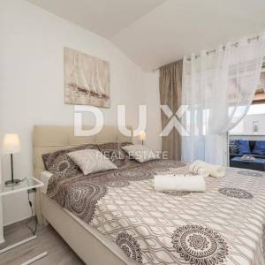 ZADAR, PRIVLAKA - Vila s bazenom 200 metara od mora