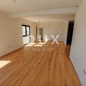 ZADAR, PRIVLAKA - Vrhunski penthouse 70 metara od mora s privatnim putem do plaže! S9