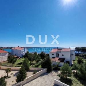 ZADAR, PRIVLAKA - Vrhunski penthouse 70 metara od mora s privatnim putem do plaže! S9