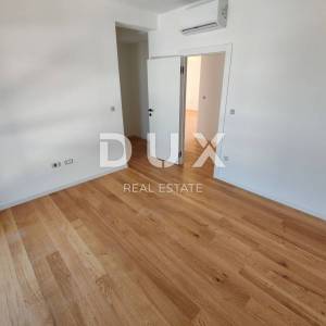 ZADAR, PRIVLAKA - Vrhunski penthouse 70 metara od mora s privatnim putem do plaže! S9