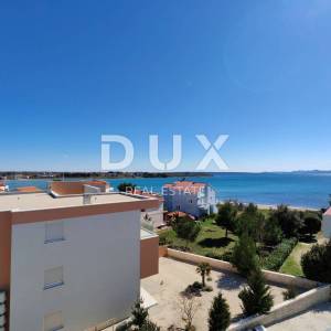 ZADAR, PRIVLAKA - Vrhunski penthouse 70 metara od mora s privatnim putem do plaže! S9