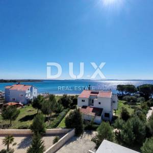 ZADAR, PRIVLAKA - Vrhunski penthouse 70 metara od mora s privatnim putem do plaže! S9