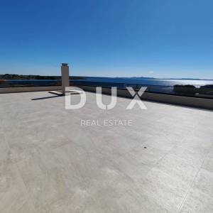 ZADAR, PRIVLAKA - Vrhunski penthouse 70 metara od mora s privatnim putem do plaže! S9