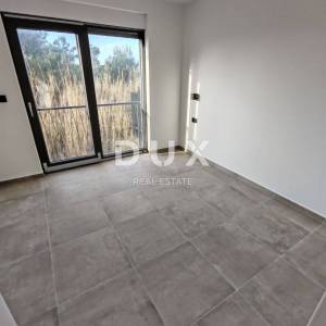 ZADAR, PRIVLAKA - Vrhunski penthouse s grijanim bazenom na krovnoj terasi! S6