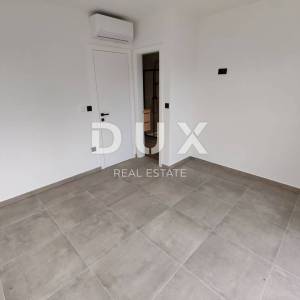 ZADAR, PRIVLAKA - Vrhunski penthouse s grijanim bazenom na krovnoj terasi! S6