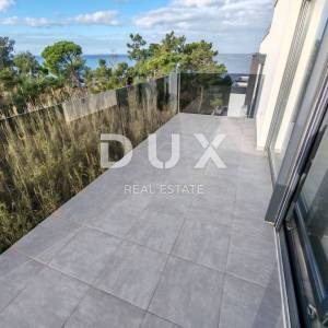 ZADAR, PRIVLAKA - Vrhunski penthouse s grijanim bazenom na krovnoj terasi! S6