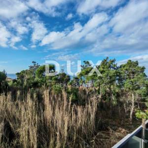 ZADAR, PRIVLAKA - Vrhunski penthouse s grijanim bazenom na krovnoj terasi! S5