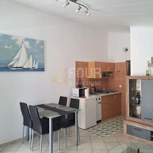 Zadar, Ražanac, apartmanska kuća 500m od mora
