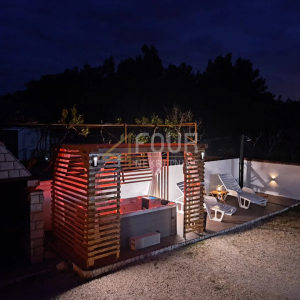 Zadar, Ražanac, apartmanska kuća 500m od mora