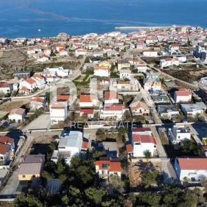 ZADAR, RAŽANAC - Kuća s garažom na prostranoj parceli