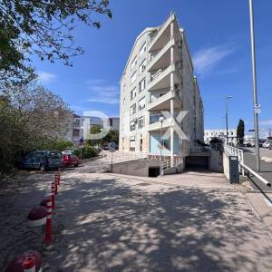 ZADAR, RELJA - Dva garažna mjesta na prometnoj lokaciji