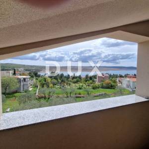 ZADAR, ROVANJSKA - stan u visokom potkrovlju
