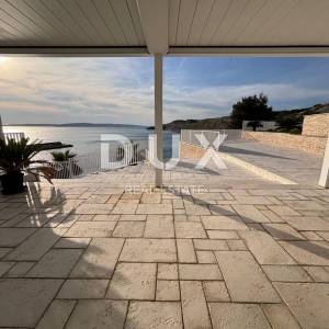 ZADAR, RTINA - Impresivna luksuzna vila pokraj mora