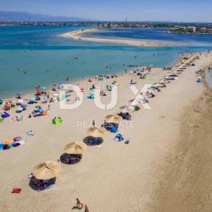 ZADAR, SABUNIKE - Građevinsko zemljište 400 metara od plaže!