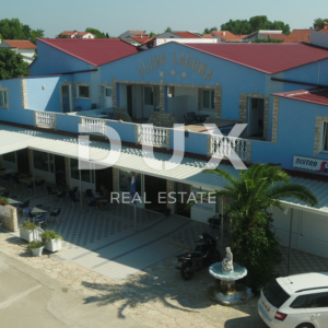 ZADAR, SABUNIKE - Hotel 200 metara od mora! Uhodan posao! Prilika za investiciju!