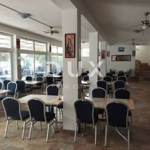 ZADAR, SABUNIKE - Hotel 200 metara od mora! Uhodan posao! Prilika za investiciju!