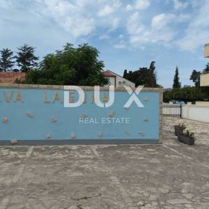 ZADAR, SABUNIKE - Hotel 200 metara od mora! Uhodan posao! Prilika za investiciju!
