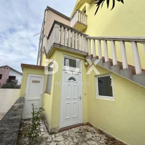 ZADAR, SABUNIKE - Kuća sa 3 apartmana
