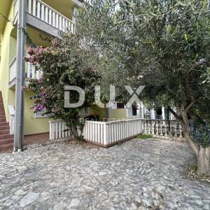 ZADAR, SABUNIKE - Kuća sa 3 apartmana